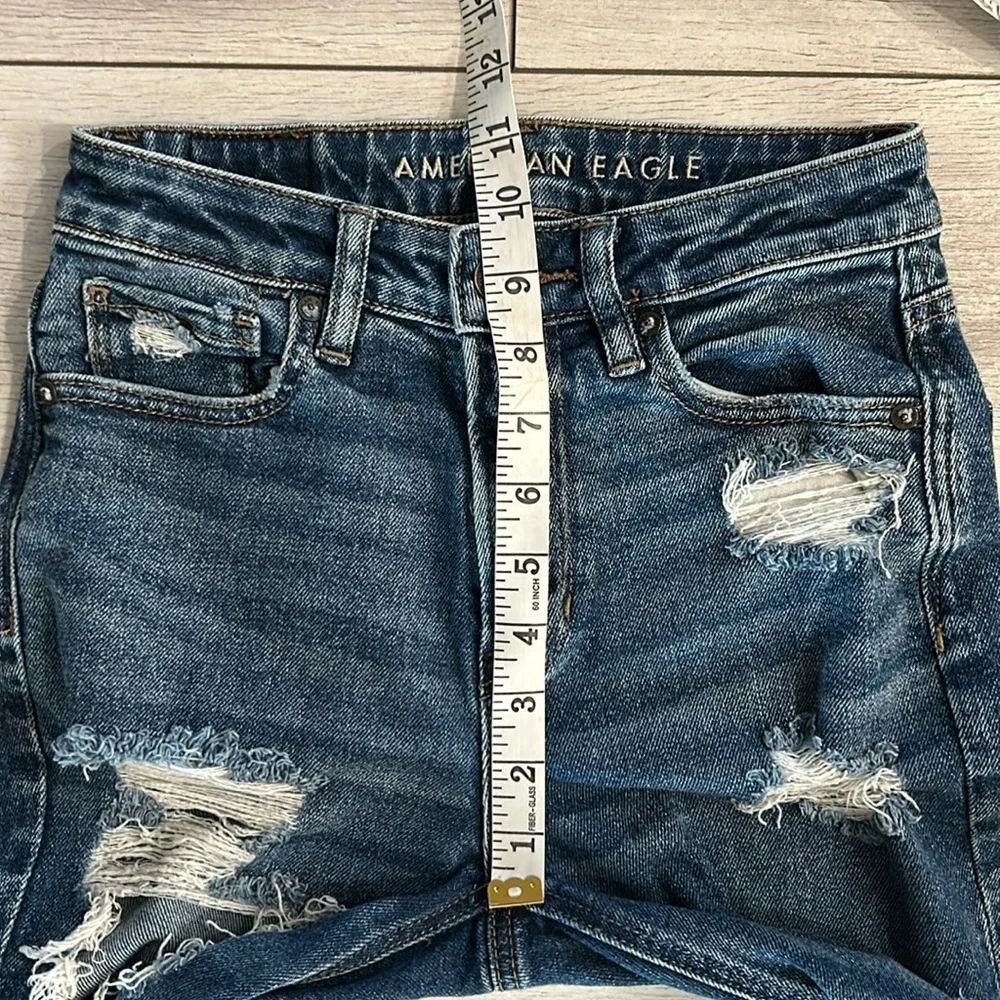 American Eagle MOM jeans size 00 distressed
